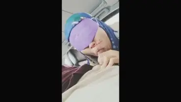 Ukhti Jilbab Biru Ngemut Kontol Panas di Mobil poster